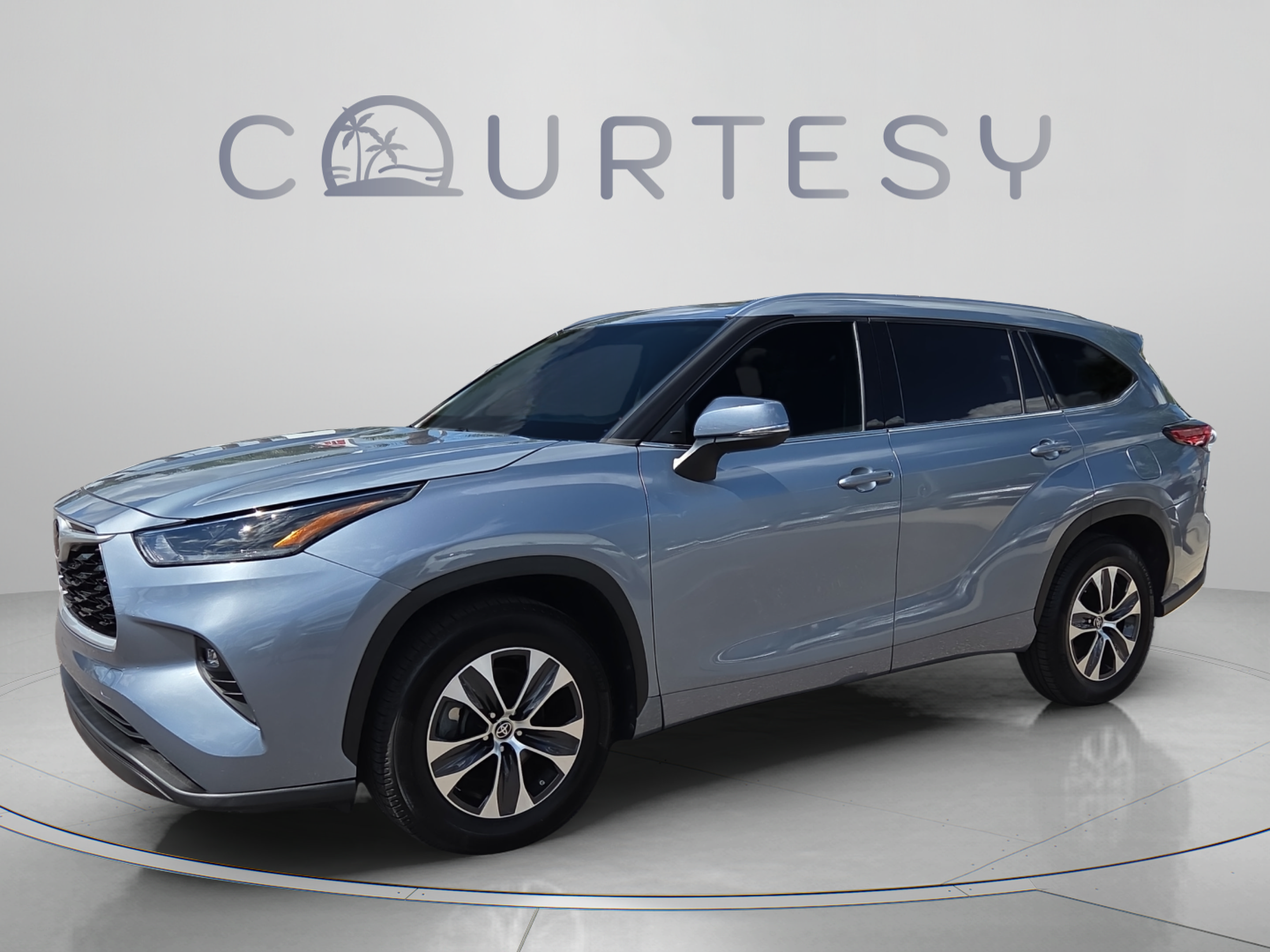 2021 Toyota Highlander XLE SUV