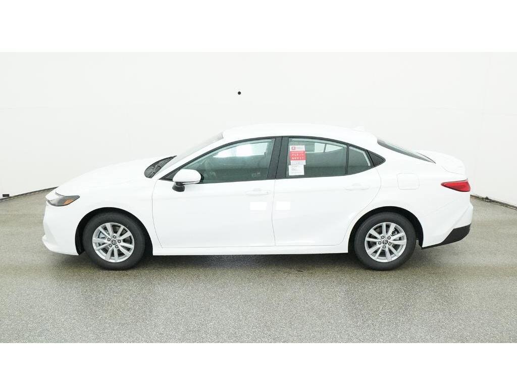 2025 Toyota Camry LE photo 3