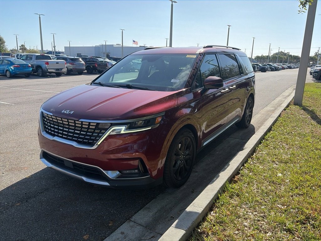 2022 Kia Carnival SX's photo