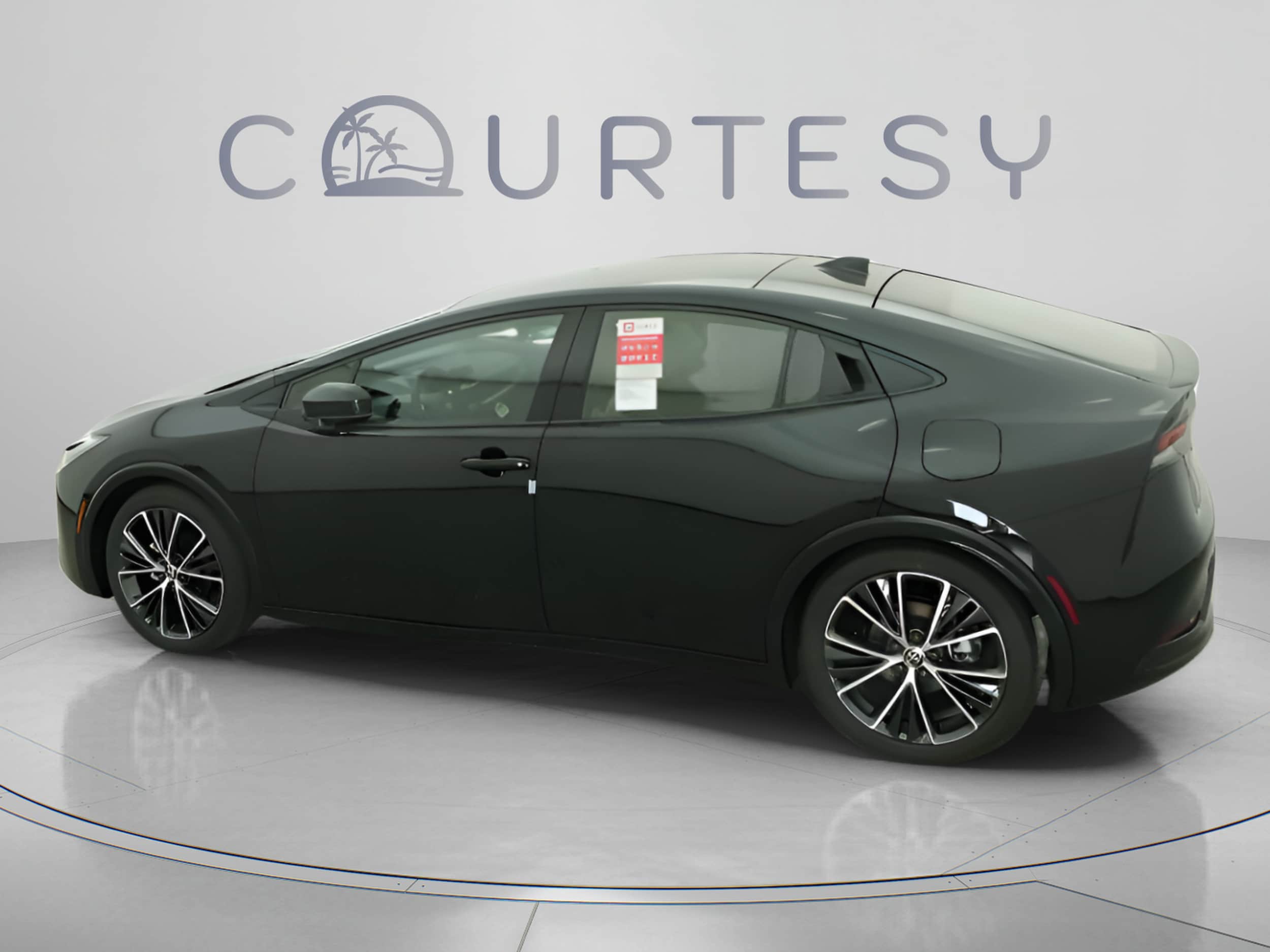 2026 Toyota Prius Limited - Photo 8