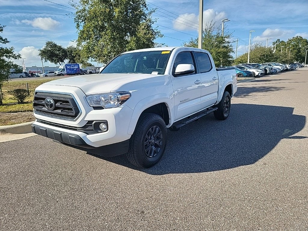 2023 Toyota Tacoma SR5's photo