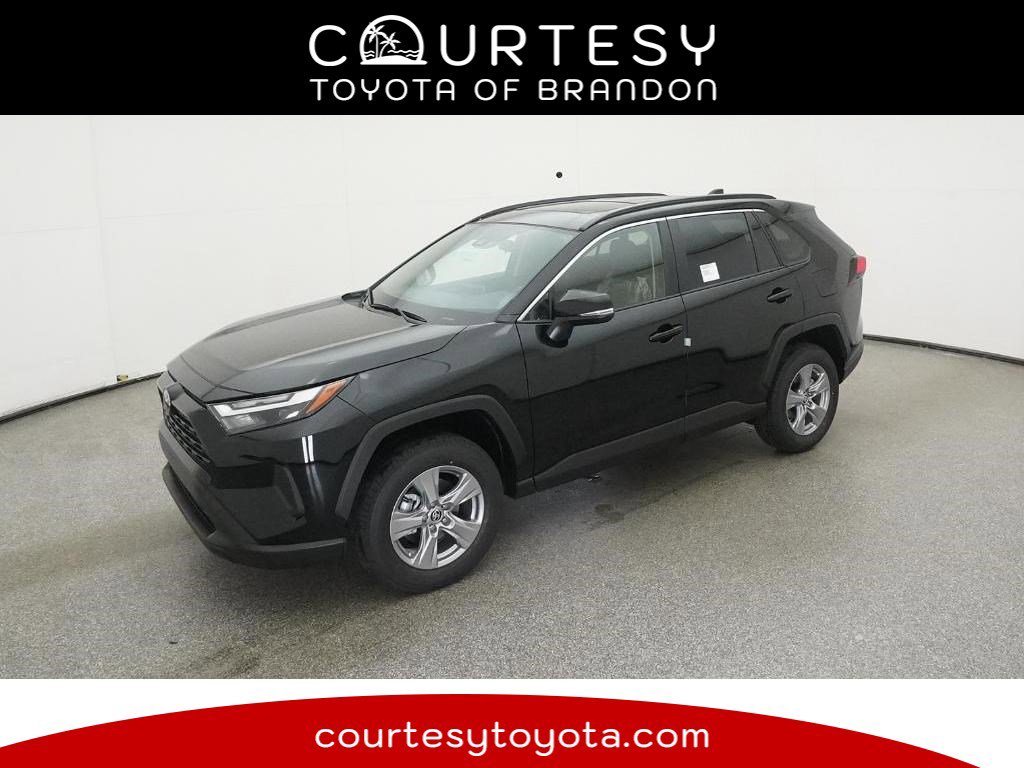 2025 Toyota RAV4 XLE's photo