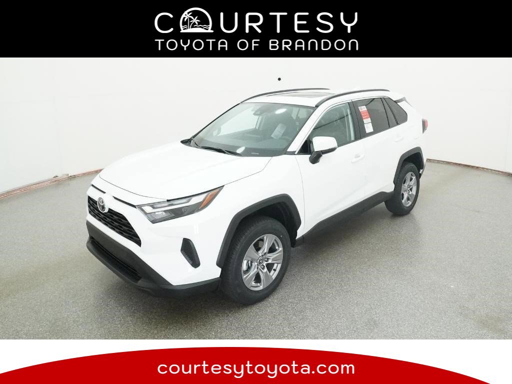 2025 Toyota RAV4 XLE's photo