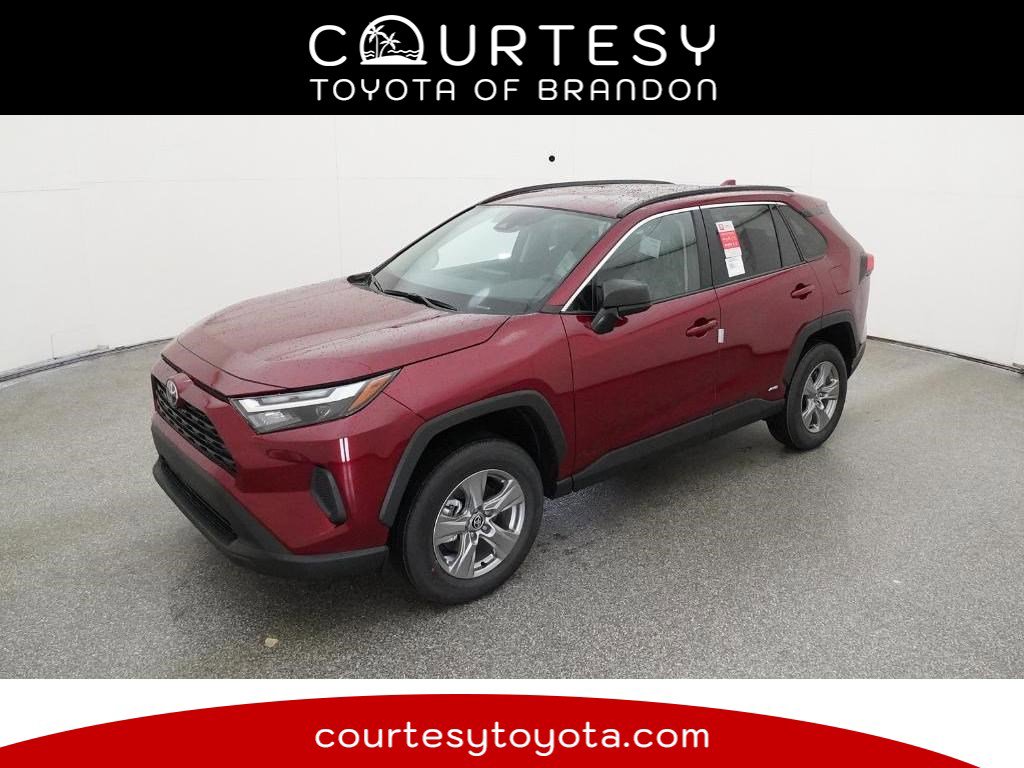 2025 Toyota RAV4 LE's photo