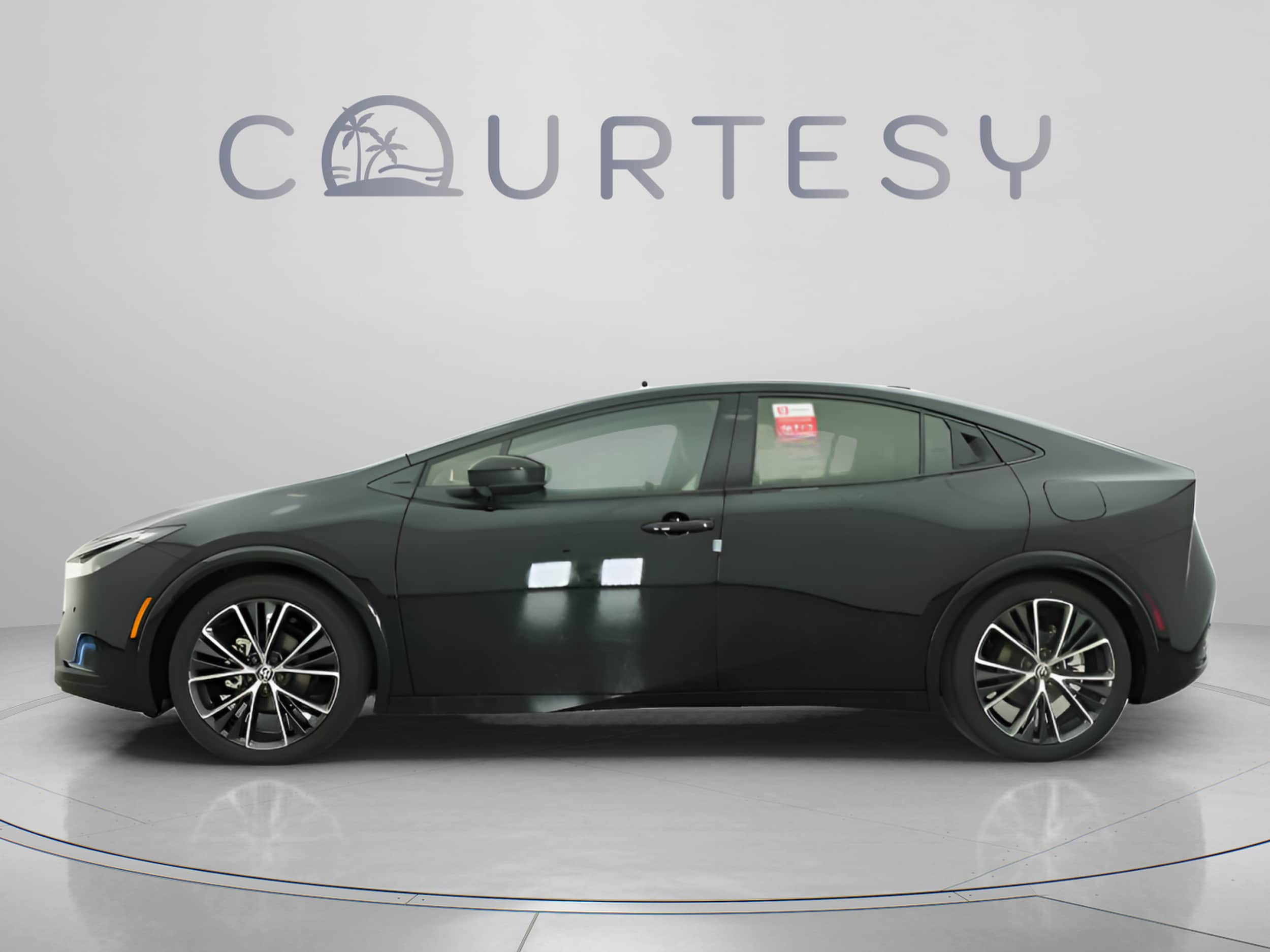 2026 Toyota Prius Limited - Photo 7