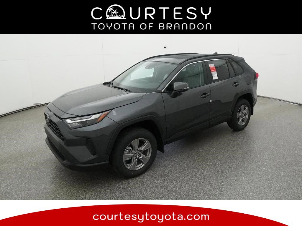 2025 Toyota RAV4 XLE's photo