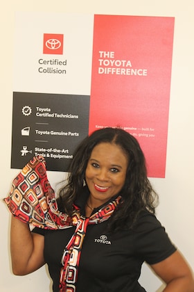 Staff member Shirley Centeno from ID_b9213383d213