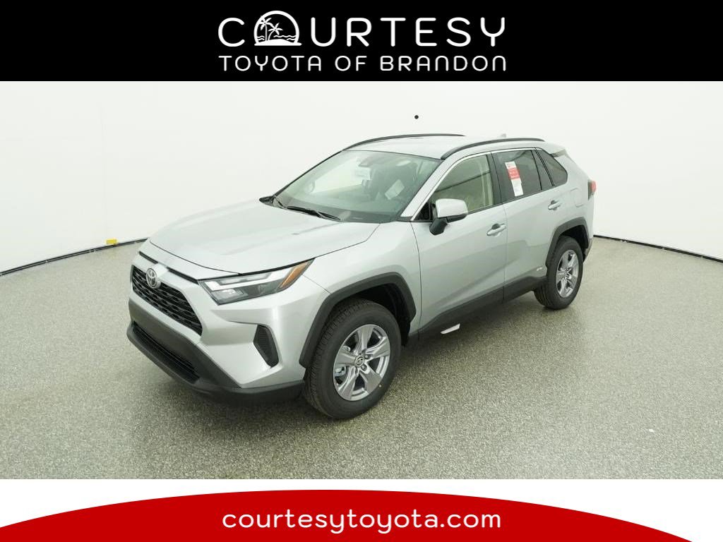 2025 Toyota RAV4 XLE's photo