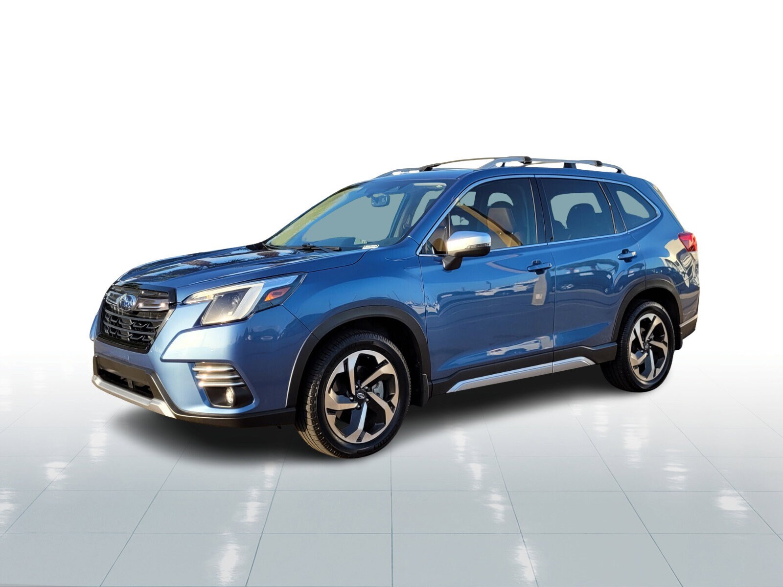 2022 Subaru Forester Touring photo 2