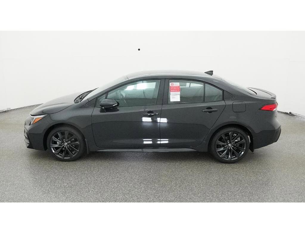 2026 Toyota Corolla SE photo 3