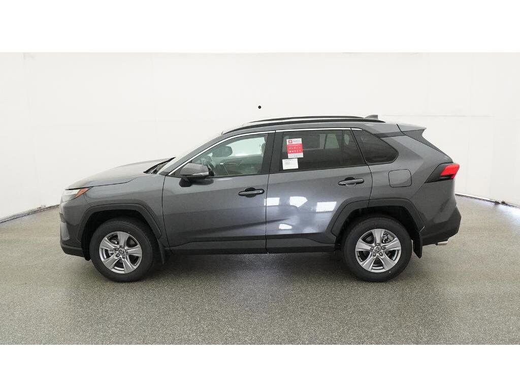 2025 Toyota RAV4 XLE photo 2