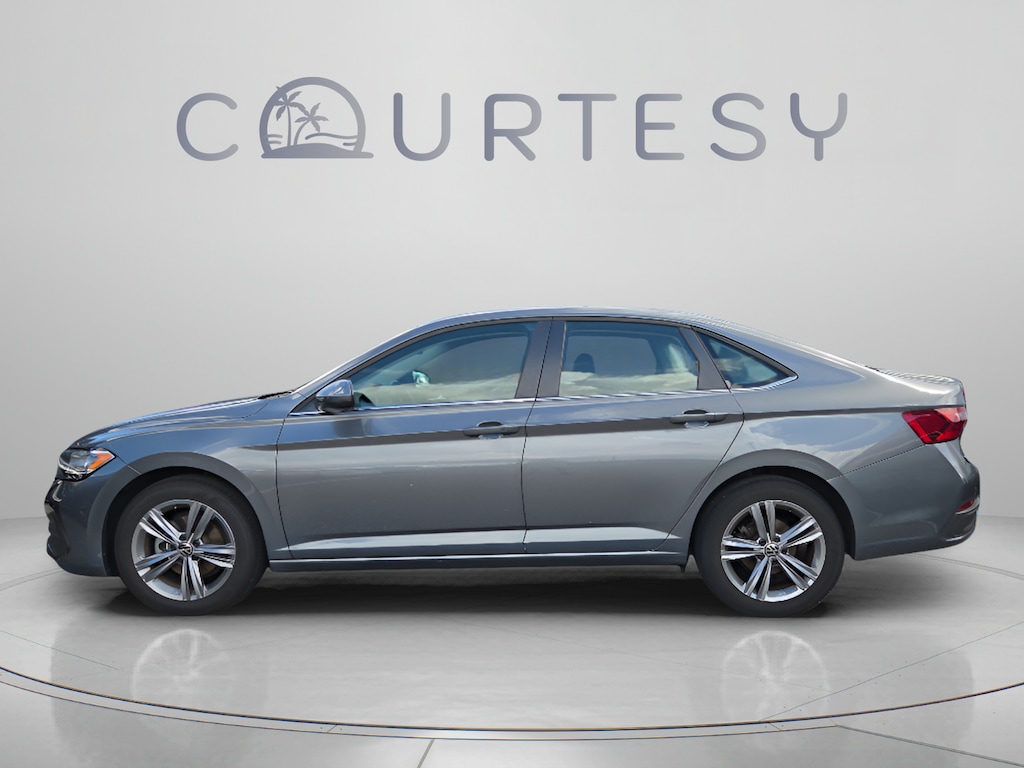 Used 2024 Volkswagen Jetta SE Sedan