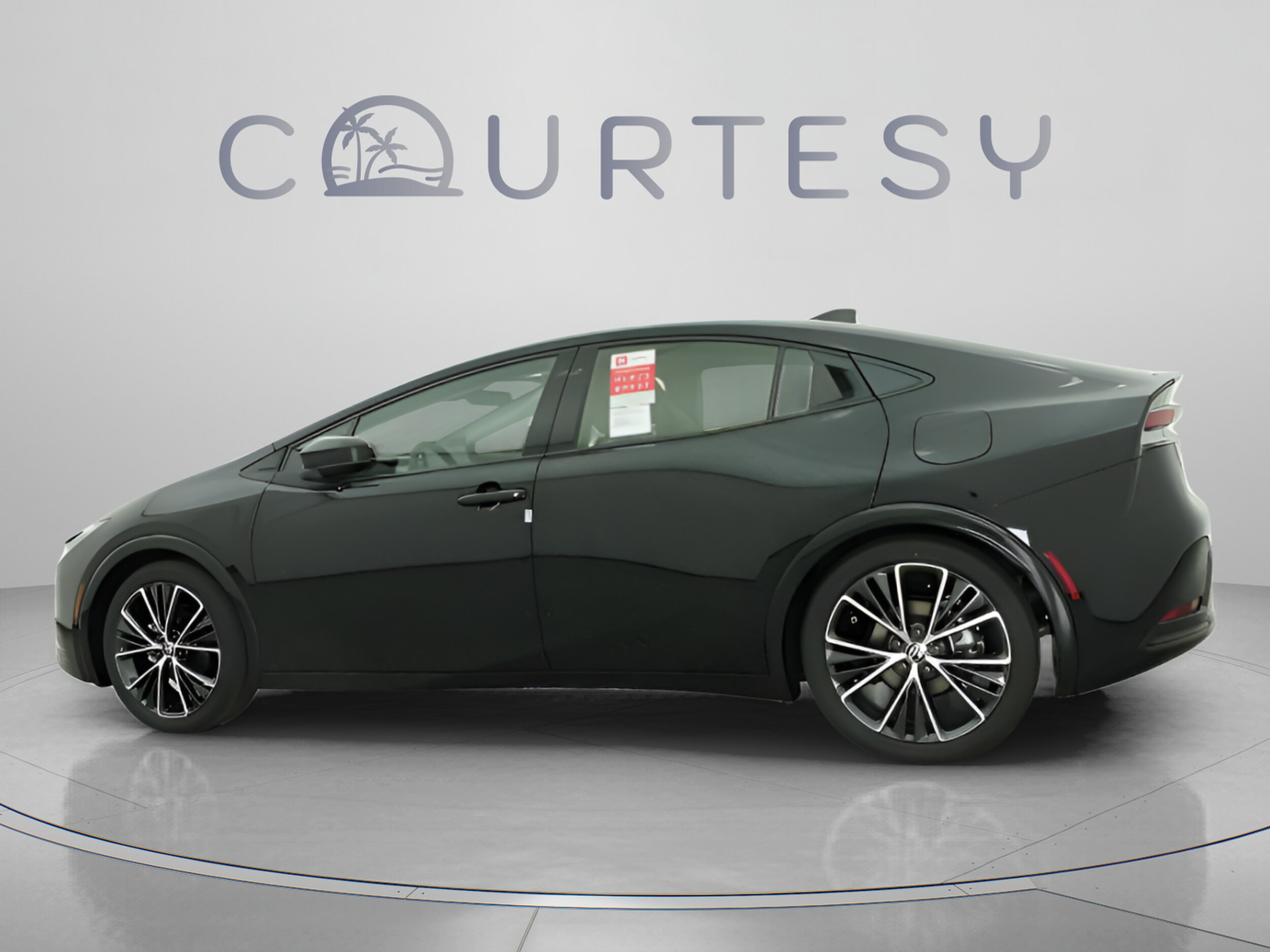 2026 Toyota Prius Limited - Photo 9