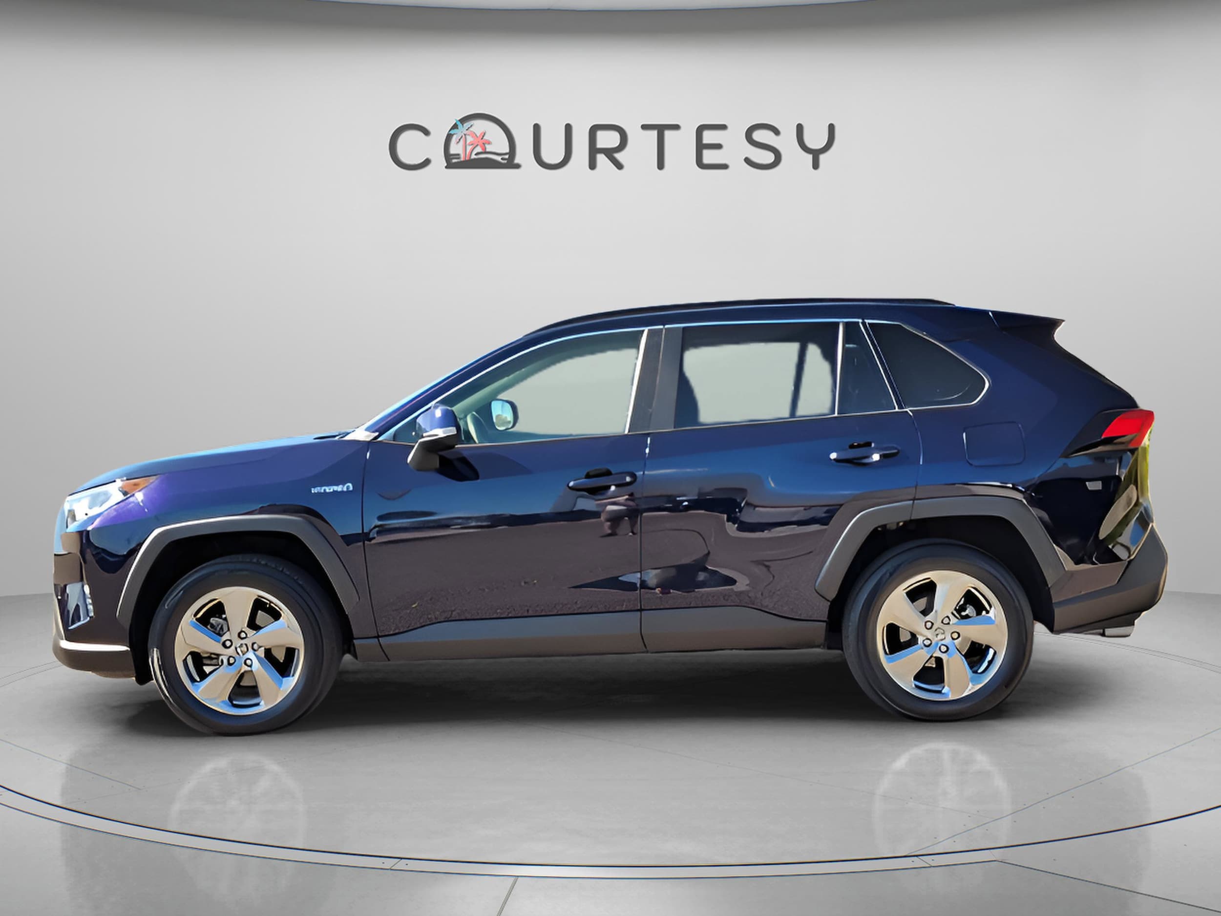 Used 2021 Toyota RAV4 XLE Premium with VIN JTMB6RFV7MD040606 for sale in Kansas City