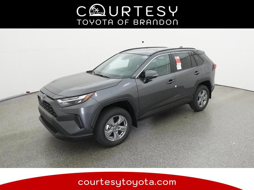 2025 Toyota RAV4 XLE's photo