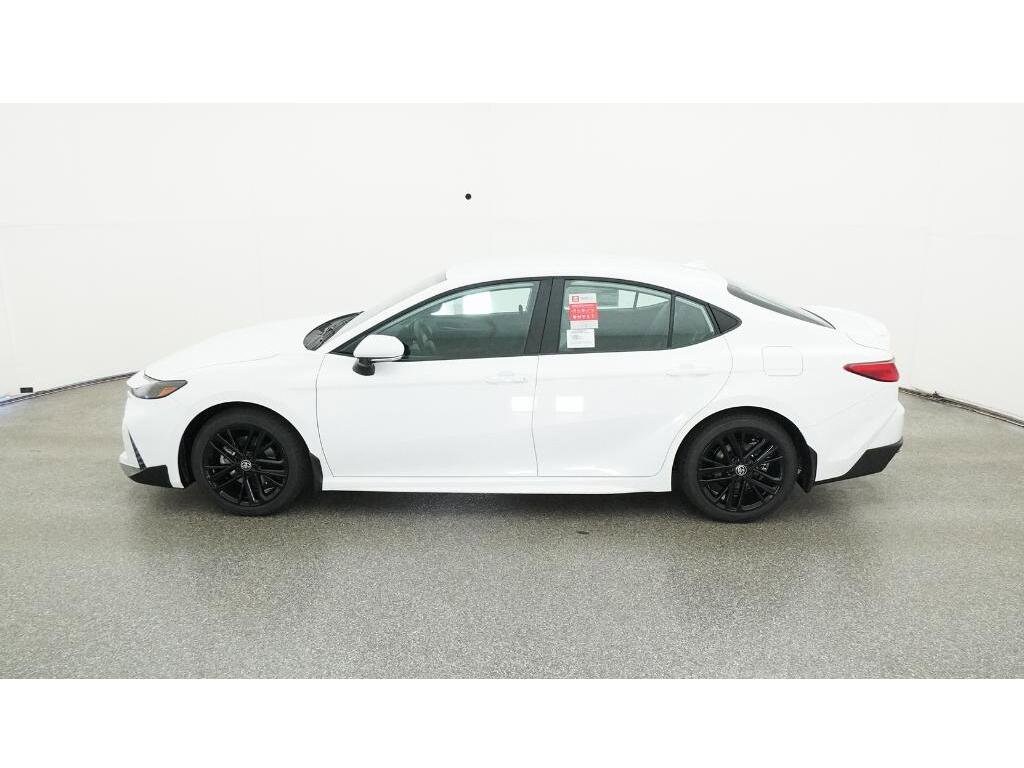 2026 Toyota Camry SE photo 3