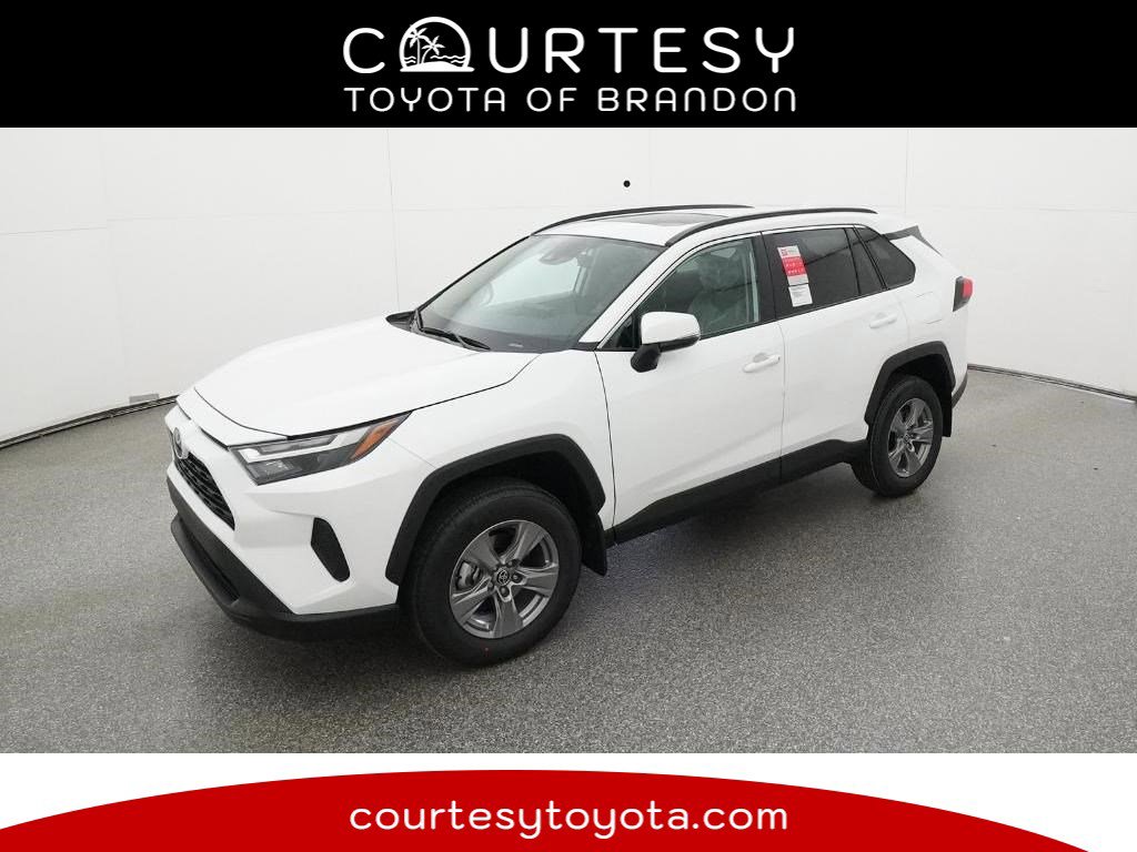 2025 Toyota RAV4 XLE's photo