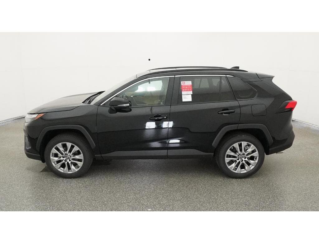 2025 Toyota RAV4 XLE Premium photo 2