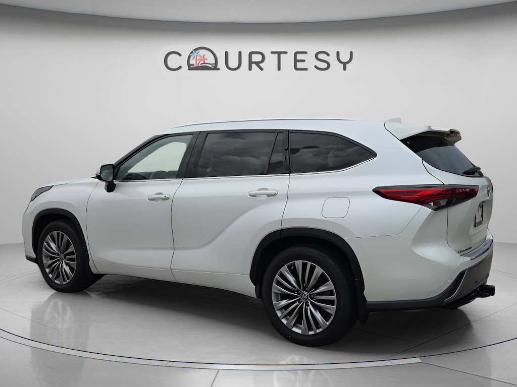 Used 2021 Toyota Highlander Platinum SUV