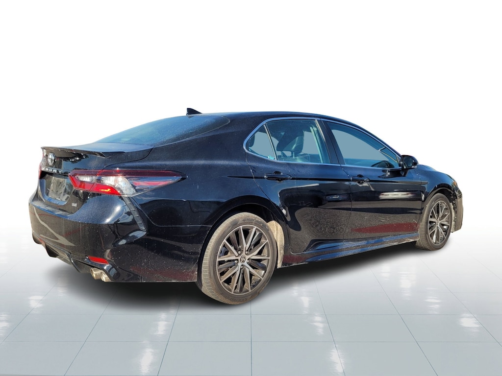 Used 2023 Toyota Camry SE Sedan