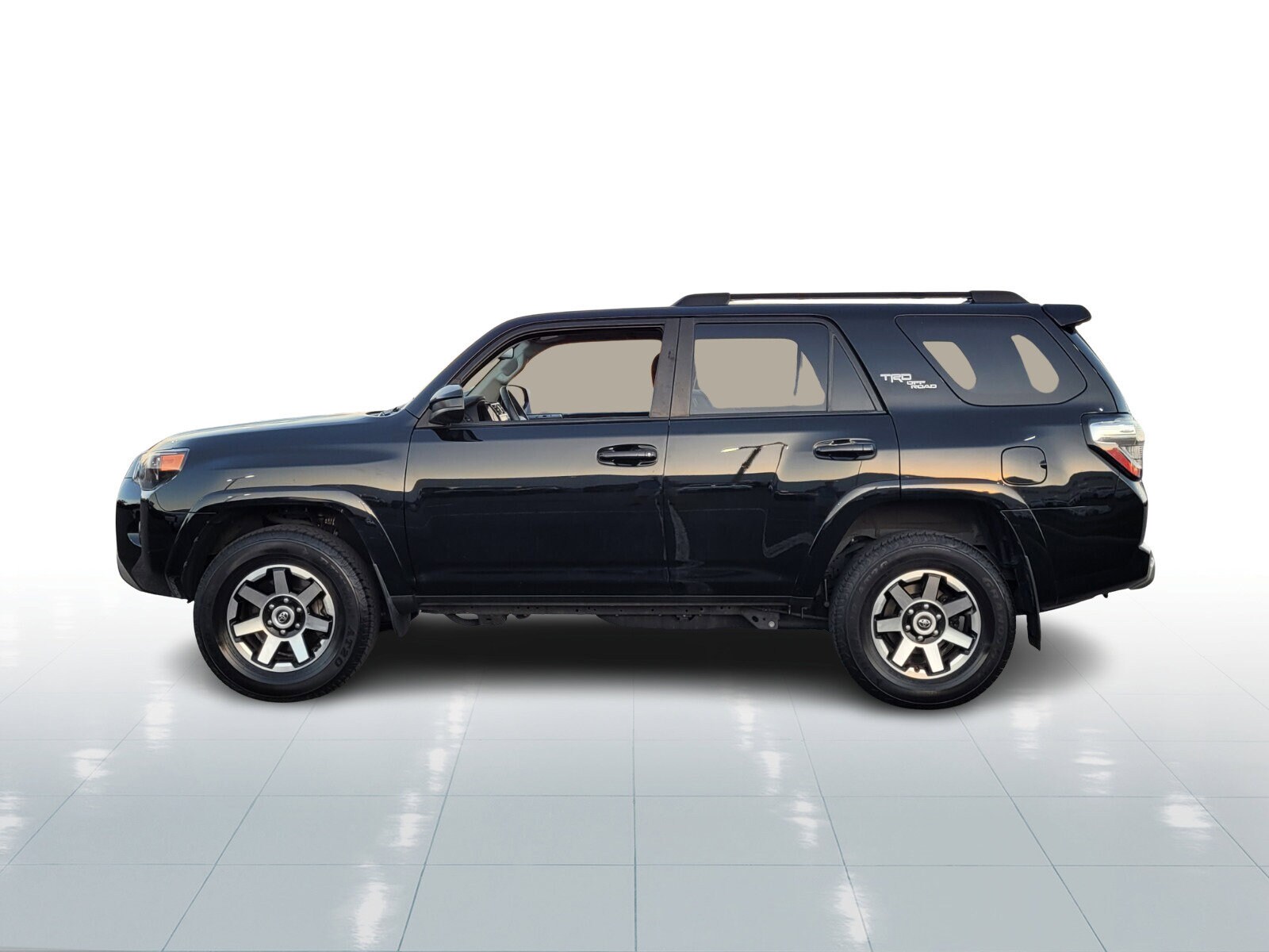 2023 Toyota 4Runner TRD photo 2