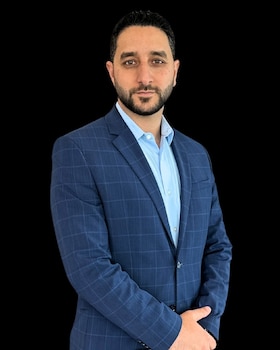 Staff member Ali Shouman from ID_4e00f98019f4