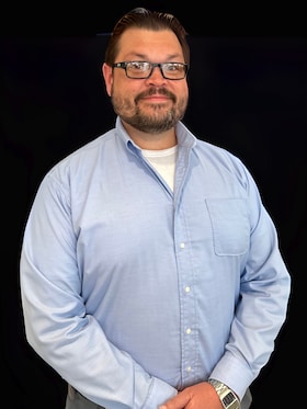 Staff member Chris Yates from ID_421794f19cfa