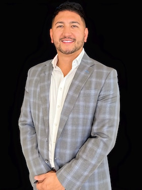 Staff member Jorge Nuguid from ID_421794f19cfa