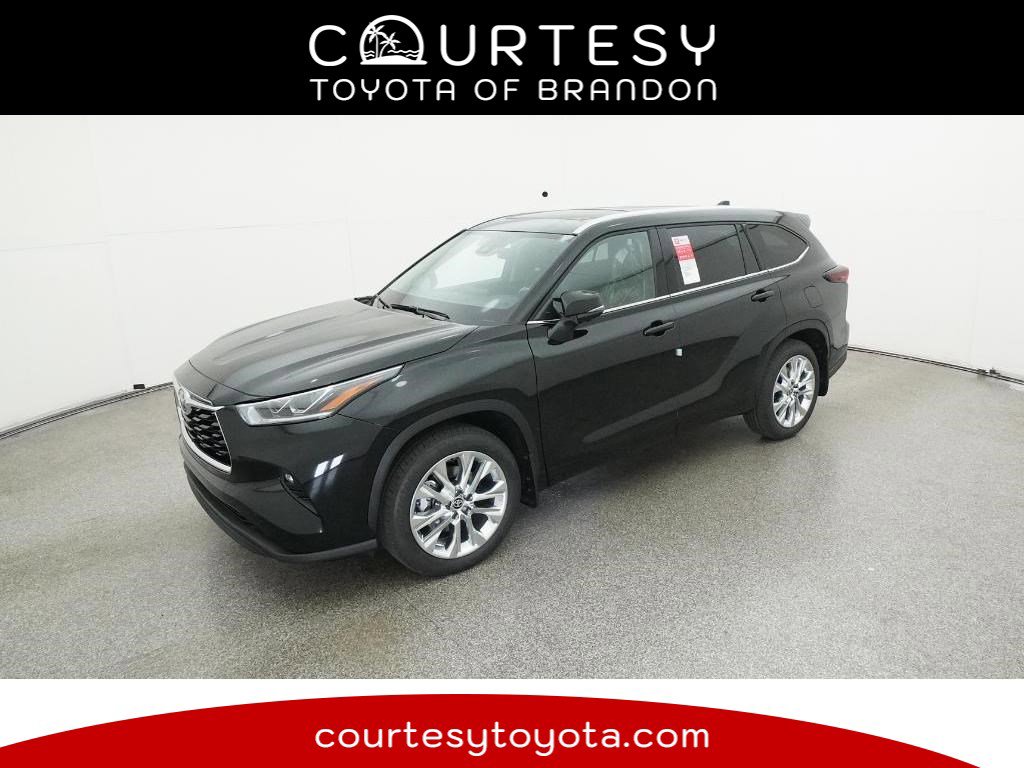 2026 Toyota Highlander Limited's photo