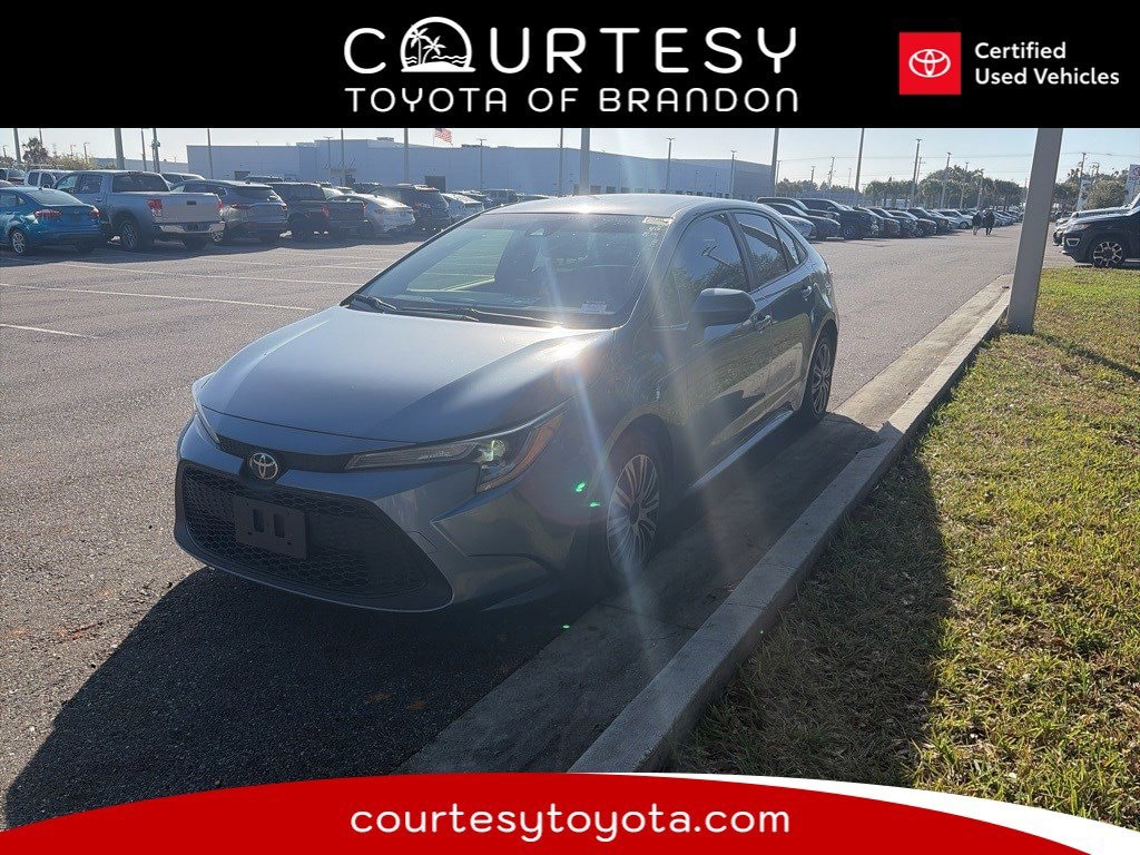 Used 2021 Toyota Corolla LE Sedan