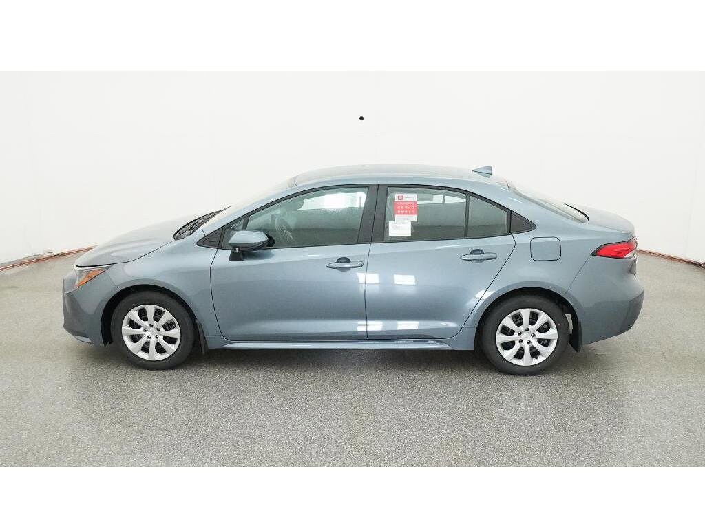 2026 Toyota Corolla LE photo 3