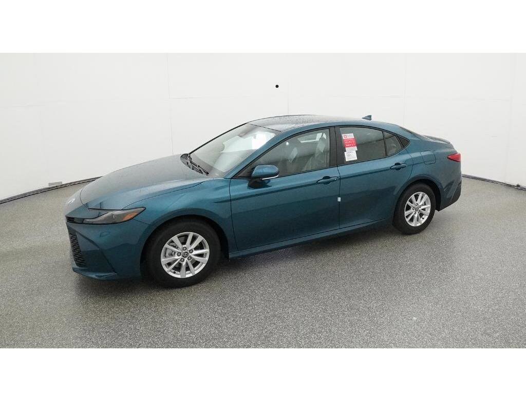 2025 Toyota Camry LE photo 2