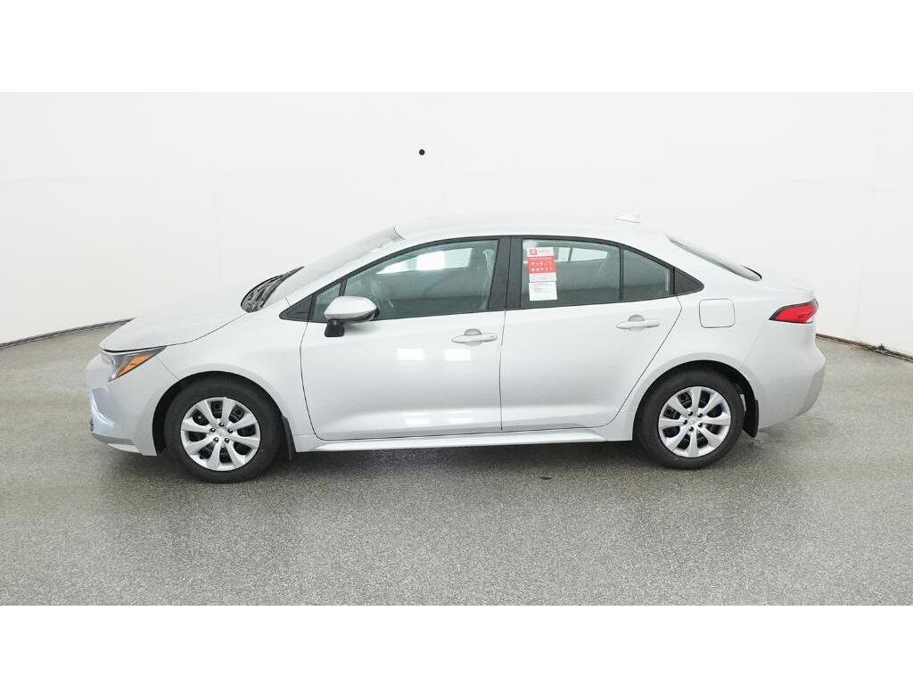 2026 Toyota Corolla LE photo 3