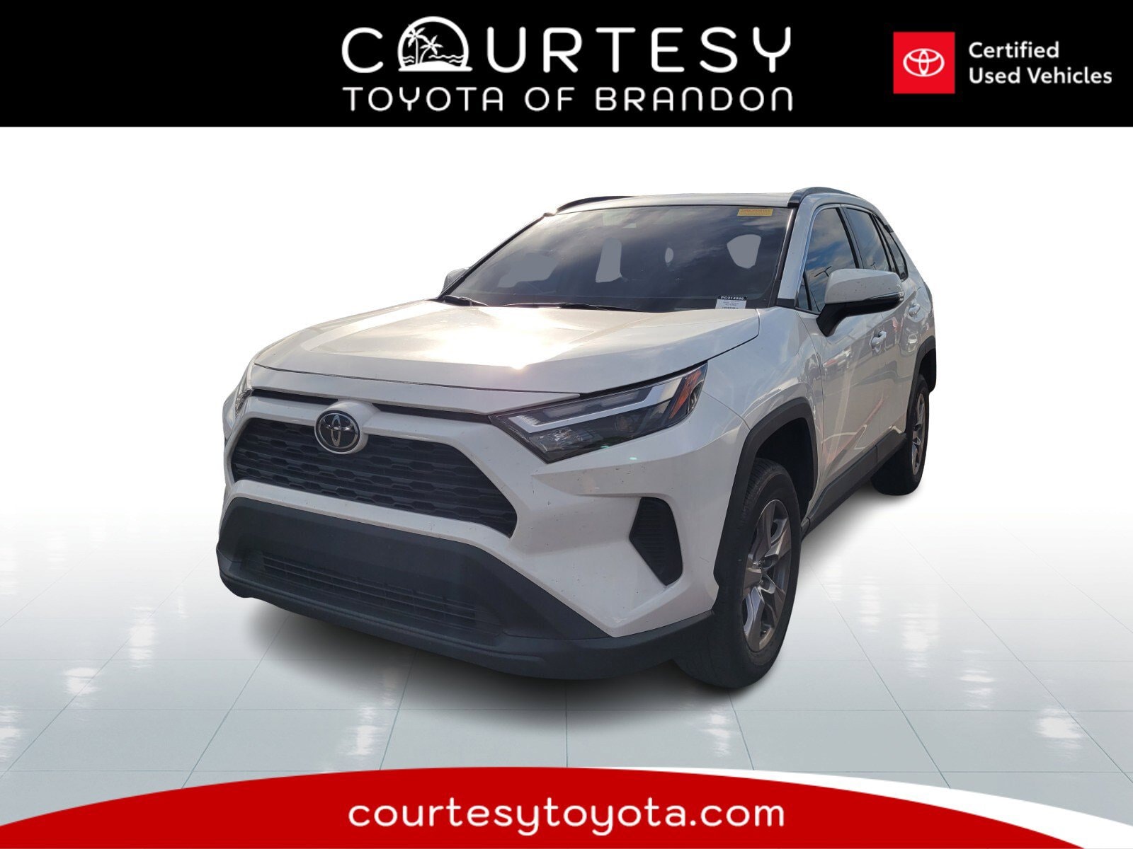 2023 Toyota RAV4 XLE's photo