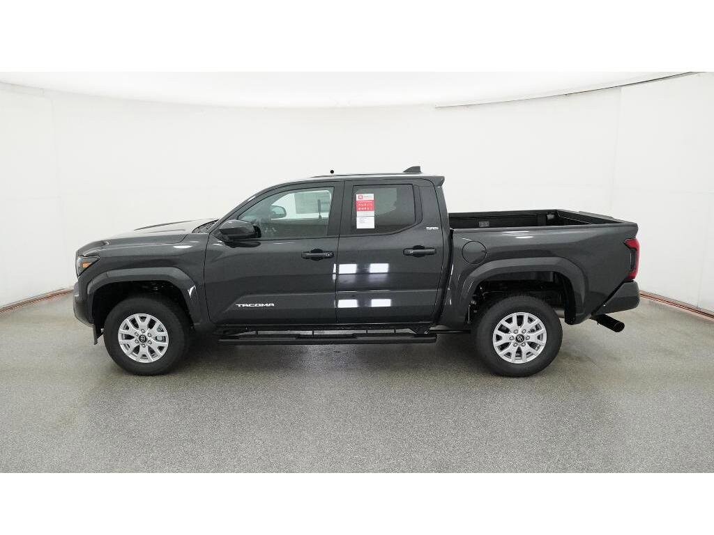 2025 Toyota Tacoma SR5 photo 3