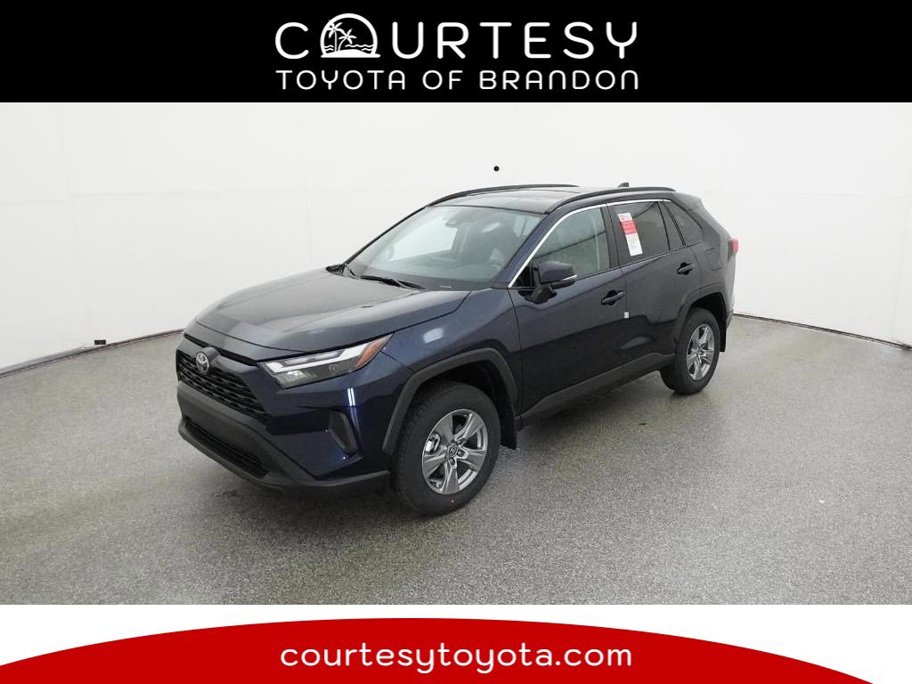 2025 Toyota RAV4 XLE's photo
