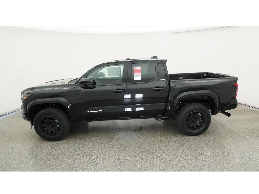 2025 Toyota Tacoma SR5 photo 3