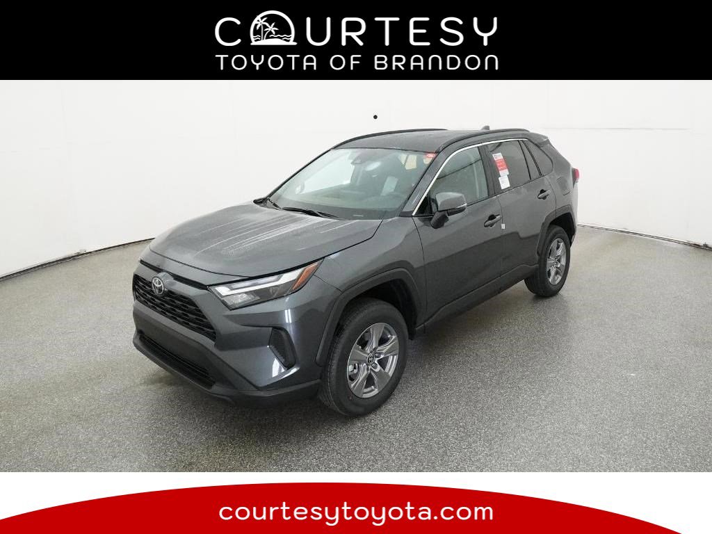 2025 Toyota RAV4 XLE's photo