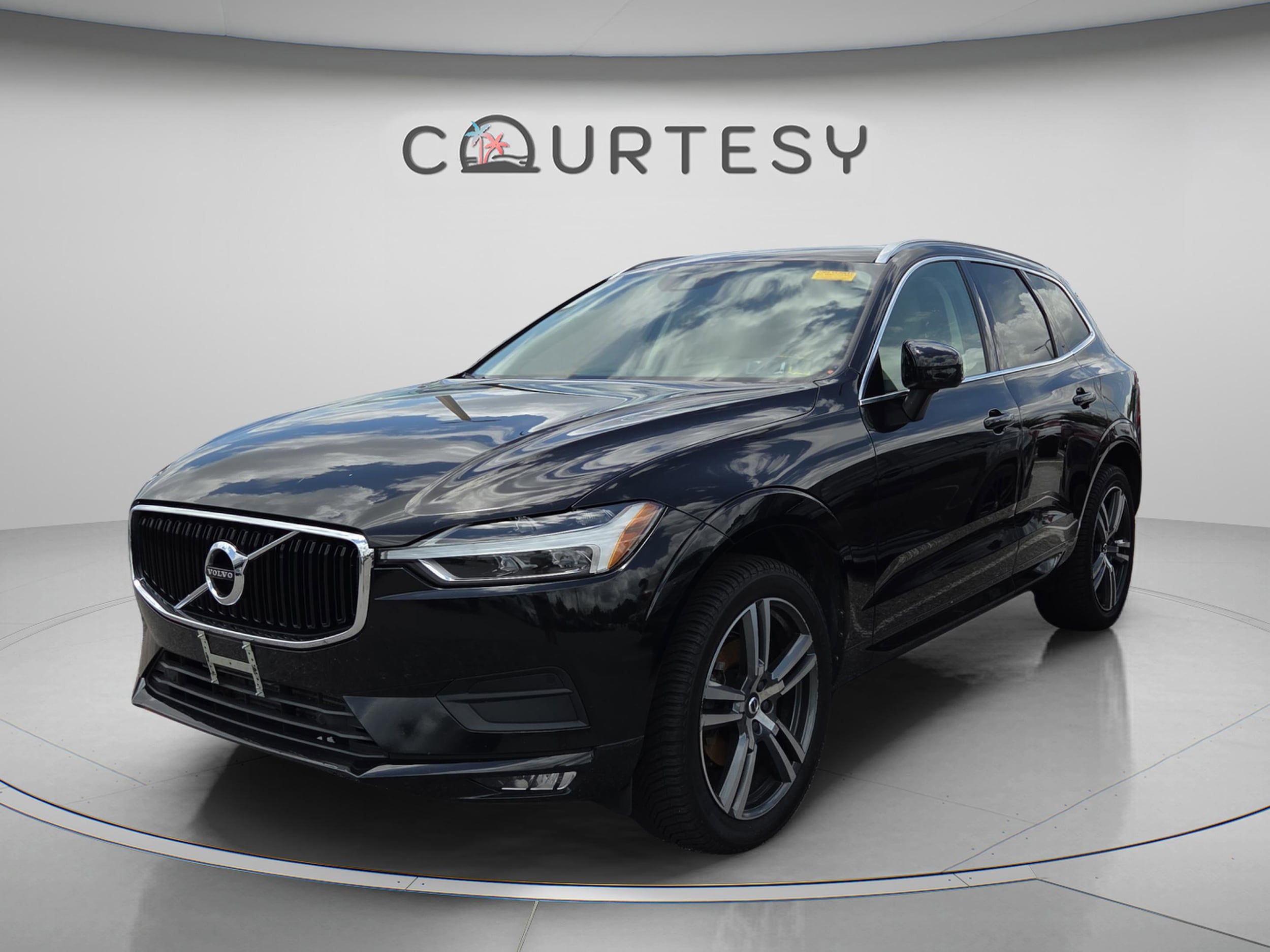 2021 Volvo XC60 T5 Momentum AWD's photo