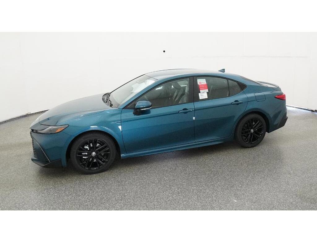 2026 Toyota Camry SE photo 2