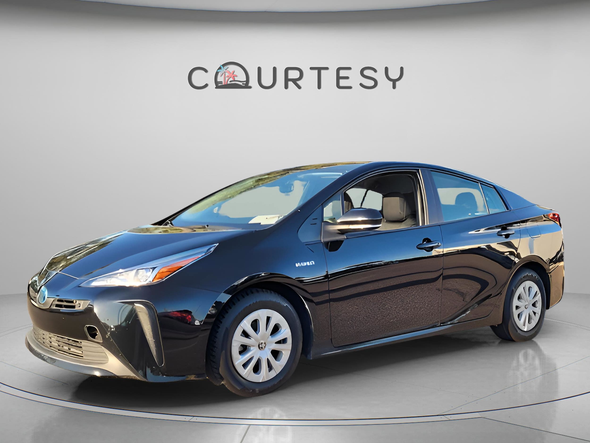 2022 Toyota Prius L Eco's photo