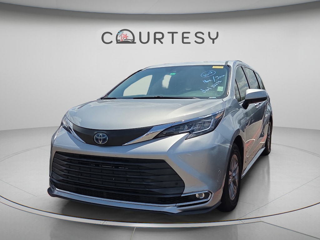 Certified 2021 Toyota Sienna XLE 7 Passenger Van