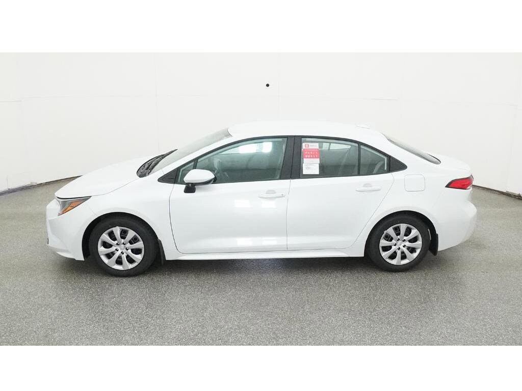 2026 Toyota Corolla LE photo 3