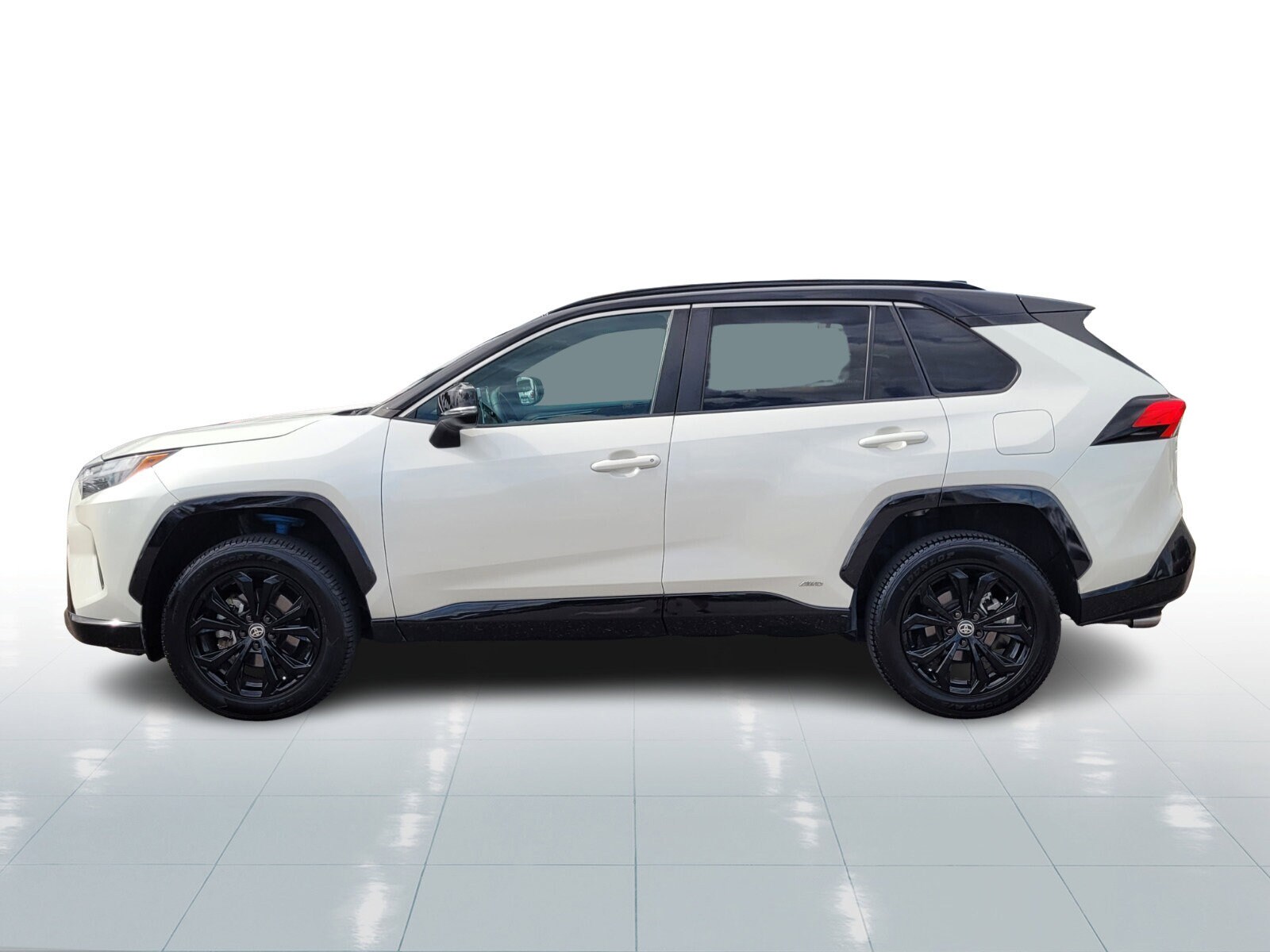 2022 Toyota RAV4 Hybrid XSE photo 3