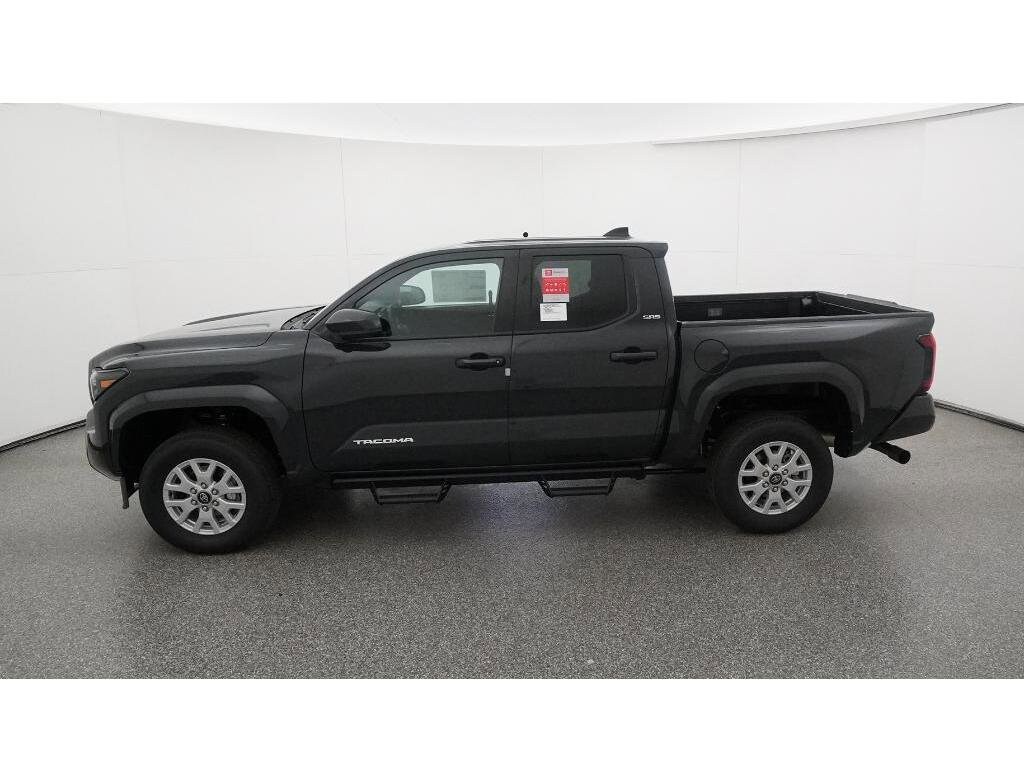 2025 Toyota Tacoma SR5 photo 3