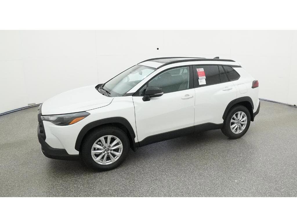2026 Toyota Corolla Cross LE photo 2
