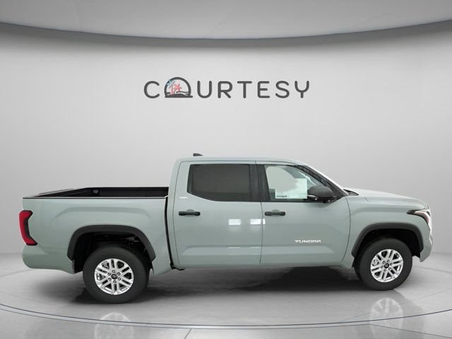 2025 Toyota Tundra SR5 - Photo 31