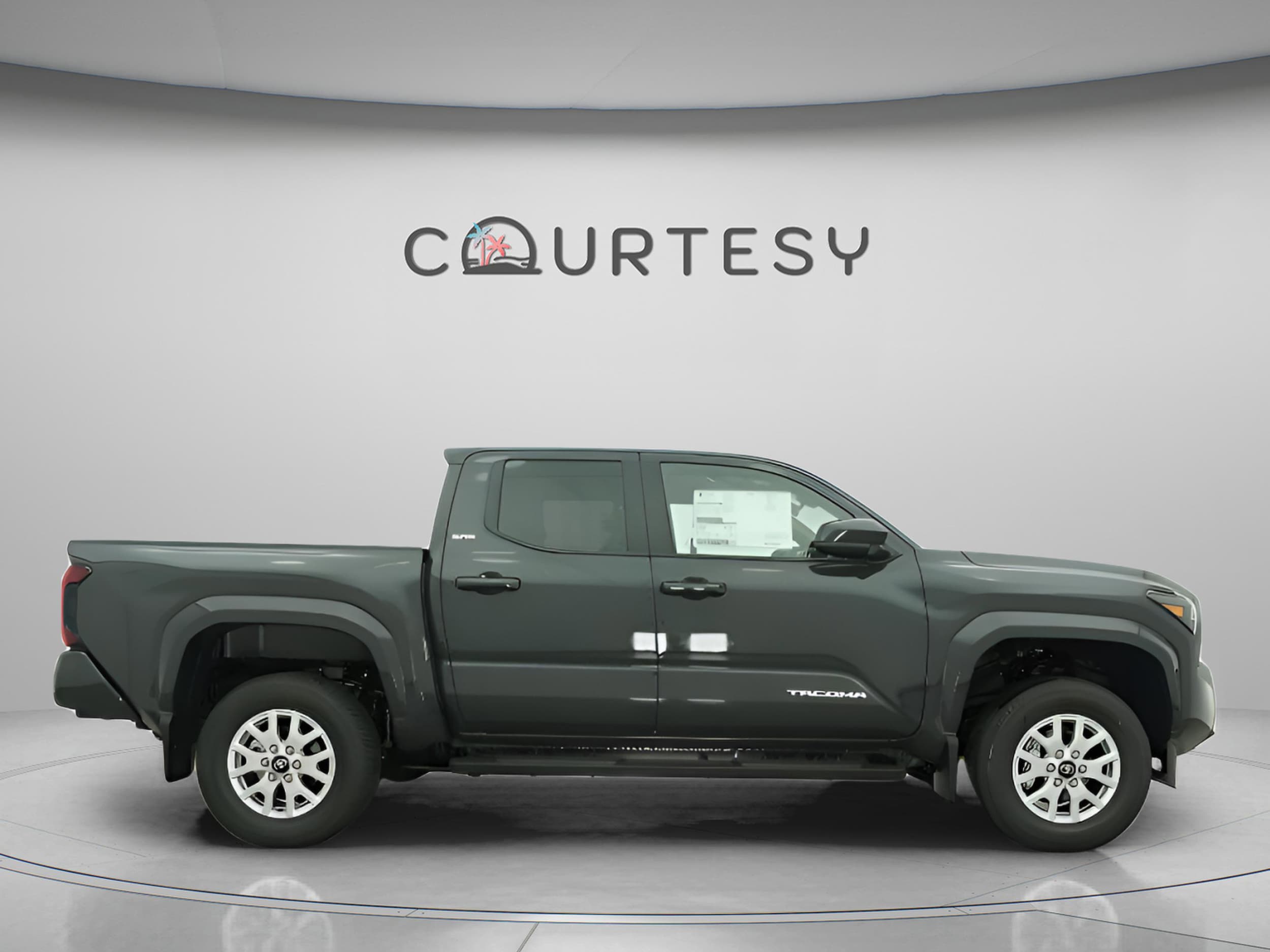 2026 Toyota Tacoma SR5 - Photo 15