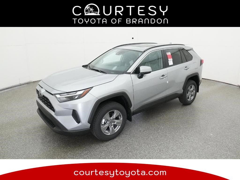 2025 Toyota RAV4 XLE's photo