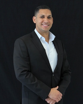 Staff member Leonard Fuentes Campos from ID_912eb8c3fbb7